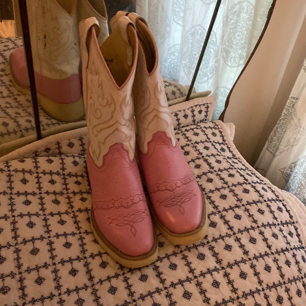 Pink and White Old West Cowboy Boots